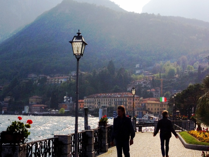A lazy and relaxing walk along como lake